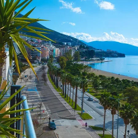 Vakantiehuis 2 Bedroom On The Lungomare Vlorë