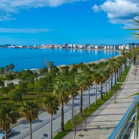 2 Bedroom On The Lungomare Vlorë